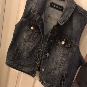 Maurice’s Jean vest